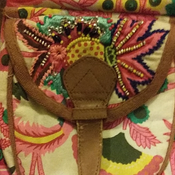 🌛 STEVE MADDEN CLOTH FLORAL BACKPACK - Picture 2 of 4